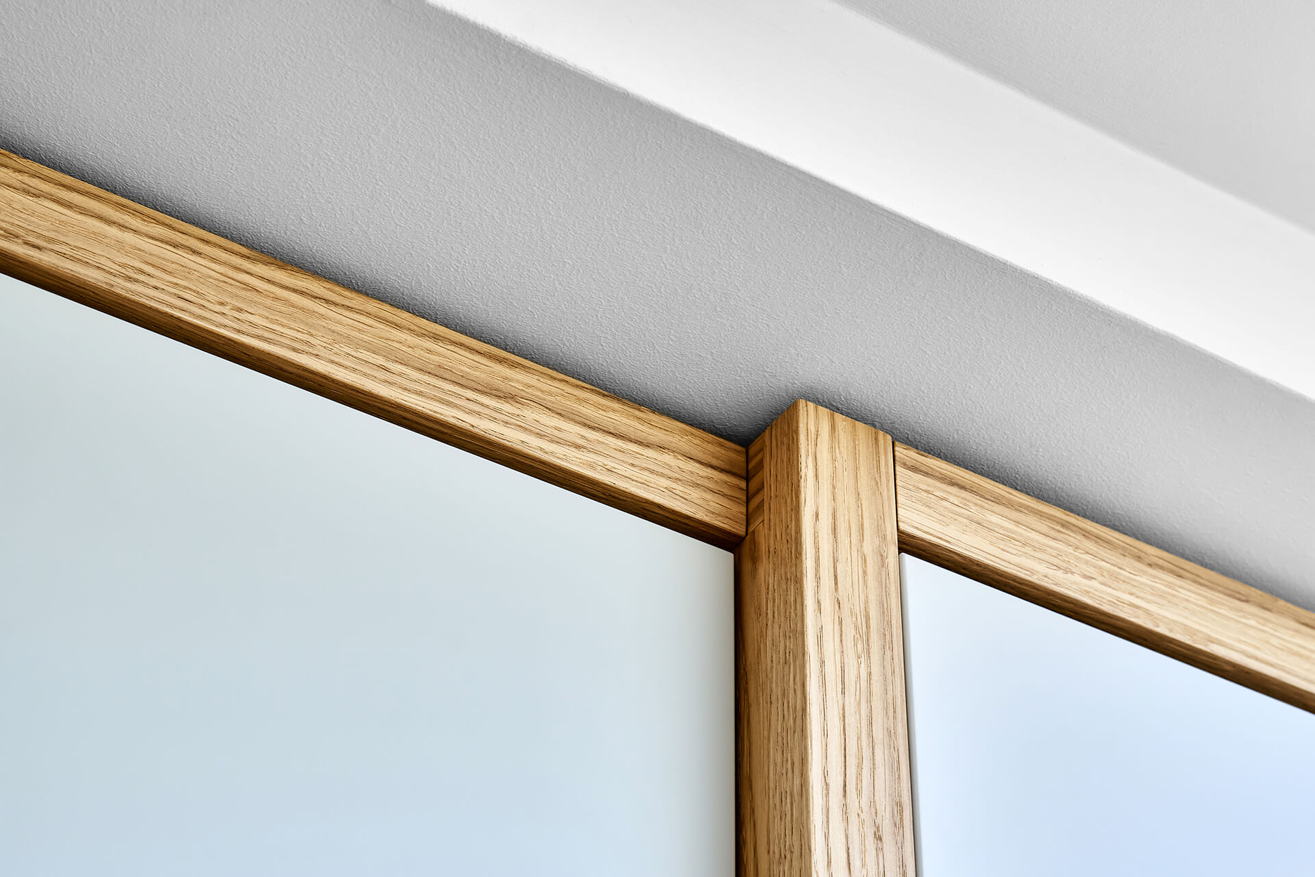 How to insulate metal-plastic windows and doors?